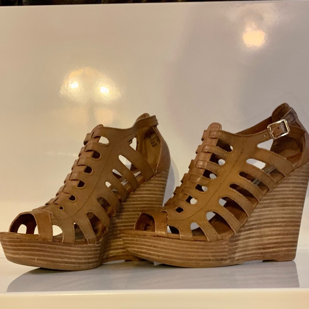Steve Madden Brown Leather Wedge - Size 6